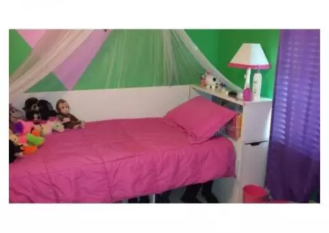 Twin size kids bed